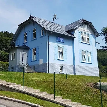 Blue 招待所 乌帕河畔斯沃博达